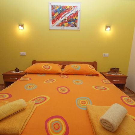 Vila Puharic Apartman Makarska Szoba fotó